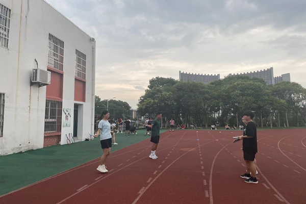如何通过团队配合提高篮板成功率?_0